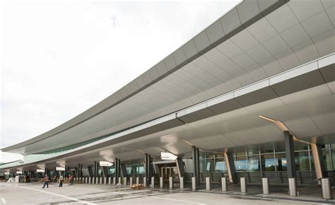 New Yorks Laguardia Airport To Open New Terminal June 13