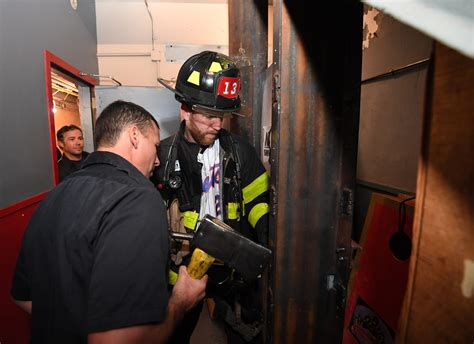 Ny Mets Meet With Firehouse That Lost Nine Firemen On 911