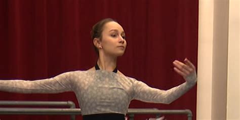 Watch Ukrainian Ballerina Uses Dancing To Cope After Russias Invasion Nowthis