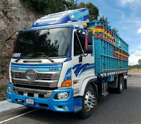 Los camiones hino serie 300 muestran una variedad amplia de adaptaciones de acuerdo a las necesidades de tu negocio que son capaces de carga para quien se esfuerza trabajando, la serie 300 de hino ofrece mucho espacio, comodidad y seguridad pensando en hacer de esos largos días. Hino 500 Price List - Hino