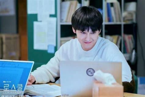 Dilansir dari my islamic dream, berikut ini beberapa arti mimpi melihat emat. 10 Artis Perempuan Indonesia yang Dobrak Standar Kecantikan