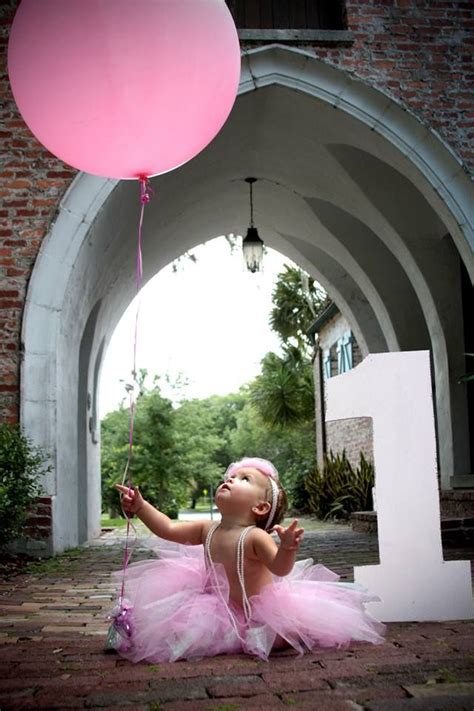 Read on for the best 1 st birthday photo ideas. 22 Fun Ideas For Your Baby Girl's First Birthday Photo Shoot