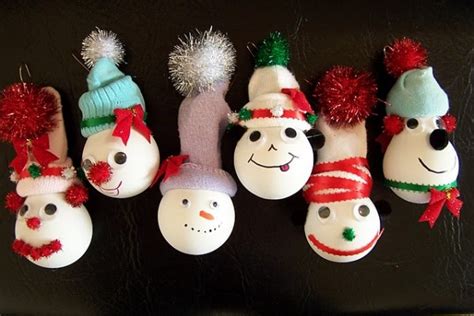 Want even more christmas ornament tutorials?! Do-It-Yourself: Three Easy Christmas Ornament Ideas - Money Saving Mom®