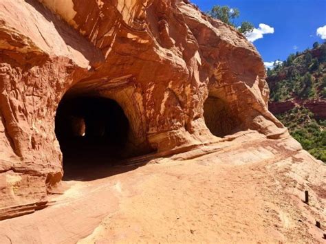 Take An Easy Stroll To The Unique Sand Caves In Southern Utah In 2022