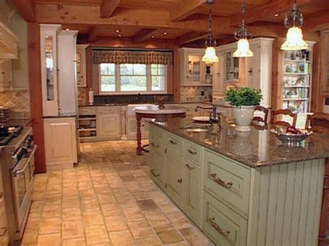 Farm style kitchen decor ideas for a diy country kitchen remodel on a budget {pictures} these country farmhouse kitchen decor ideas are just pictures of farmhouse kitchens we love! 24 Country Kitchen Remodels | Kitchen remodel cost ...