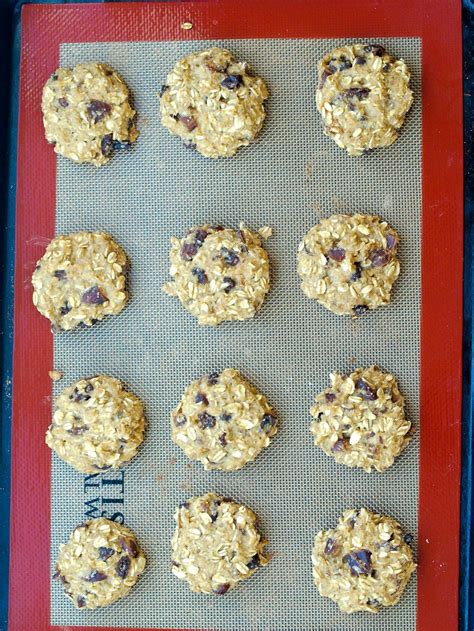 Walnuts or pecans, chopped 3/4 c. Sugar free Applesauce Breakfast Cookies Recipe | Vegan cookies recipes, Breakfast cookie recipe ...