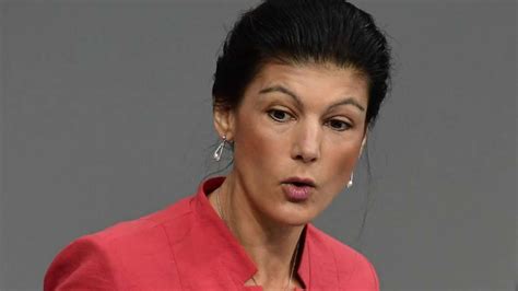She has been married to oskar lafontaine since december 22, 2014. Corona-Krise: Wagenknecht rechnet mit Merkel-Regierung ab ...