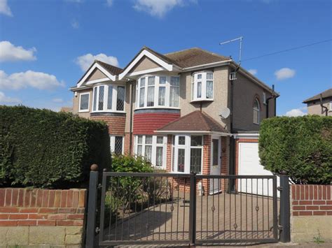 lowlands road aveley rm15 3 bed semi detached house £370 000