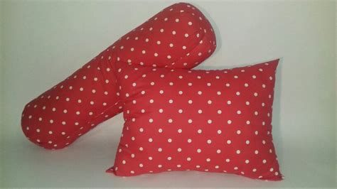 Bantal kepala dan guling 1 set elsana merupakan bantal yang empuk dan nyaman digunakan. Jual Bantal tidur dan guling silikon di lapak fery ...