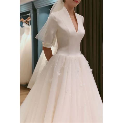 New Luxury Wedding Dress Satin Half Sleeve With Train V Neck Formal