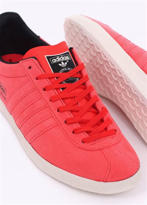 We admit, eons may be a slight stretch, but when you have been in the game over 50 years like the. adidas Originals Gazelle OG Trainers - Bright Red