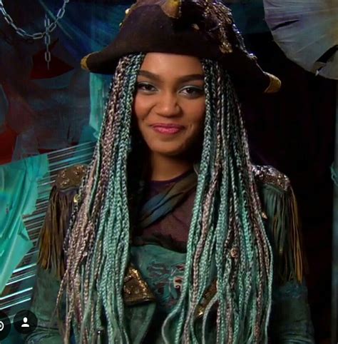 Pin By Betsabe On Descendants 2 2017 China Anne Mcclain China Anne