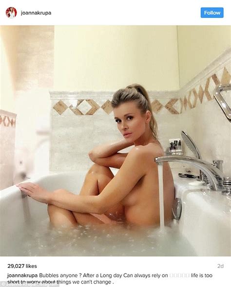 Joanna Krupa Naked In Instagram Bathtub Selfie Daily Mail Online
