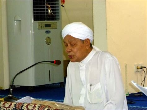 فاضل بن محمد نور) was a malaysian politician and religious teacher. The Islamic Undertaker: June 2012