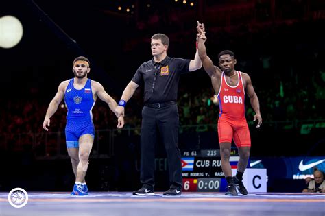 First Medal Action Brings Drama At 2018 World Wrestling Championships