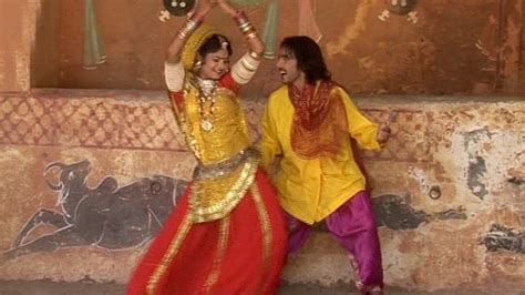 Le Chalu Kharnale Rajasthani Sexy Hot Dance Video Song 2014 Gokul