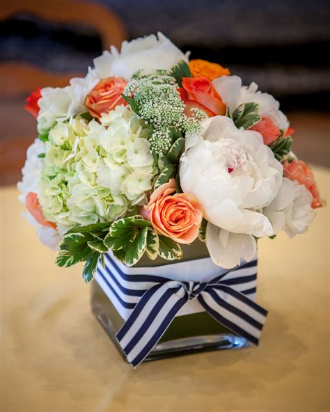Coral And White Centerpiece With A Touch Of Navy Blue I Love Beautiful