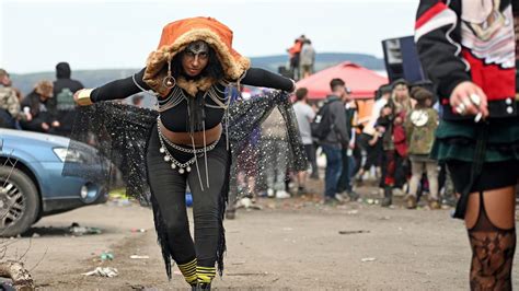 Inside Illegal Rave Of 1000 Revellers Before Chaos And Four Rushed To Hospital Mirror Online