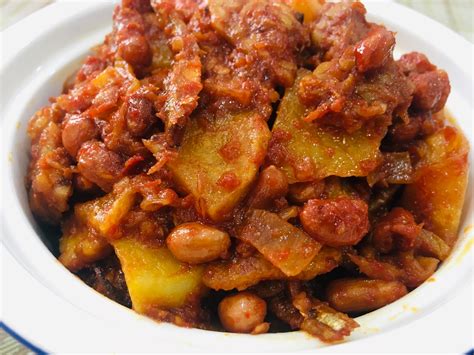 We really enjoyed the sambal ikan bilis with tempe and peanuts that we had at our friend's home. Cara Mudah Buat Sambal Tempe, Kentang Dan Ikan Bilis ...