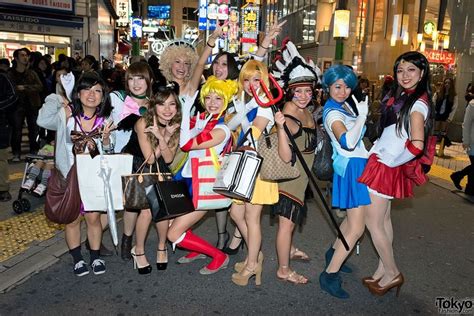 Halloween In Japan Shibuya Street Party Costume Pictures 2013 30 October 2013 Fashion