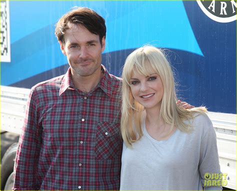 Anna Faris And Will Forte Cloudy Cast Supports Food Bank Photo 2948837 Anna Faris Will