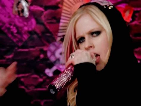 Avril Lavigne The Best Damn Thing Mv Screencaps Hq Music Image 19771954 Fanpop
