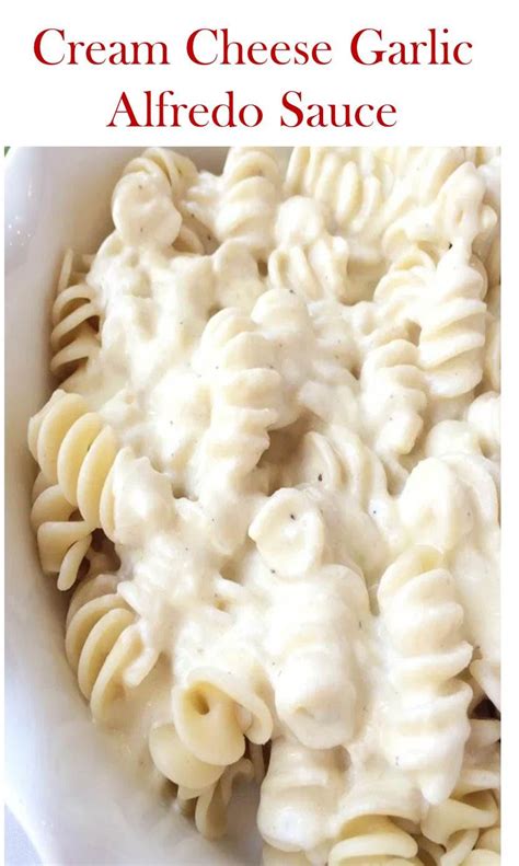 Alfredo sauce made with cream cheese and eggs is a modern twist on the classic version and goes well with shellfish, salmon, chicken and vegetables. Alfredo Sauce Using Cream Cheese / Creamy Alfredo Sauce Recipe - Mango pork fajitas with ...