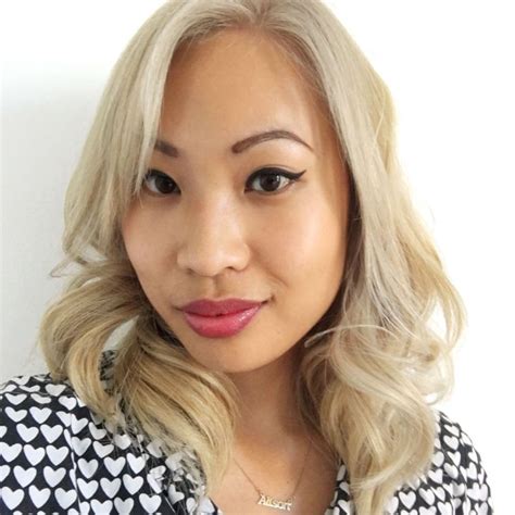 Many asian women complain that when they try to dye their hair light brown or dark blonde, it barely lightens. How I went from black Asian hair to blonde in one ...