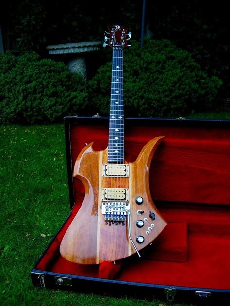 Sweet Bc Rich Mockingbird Supreme With A Floydl Cool Guitar Guitar Design Guitar