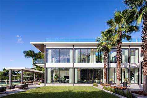 This Fabulous And Contemporary House Designed In Miami Florida Usa By