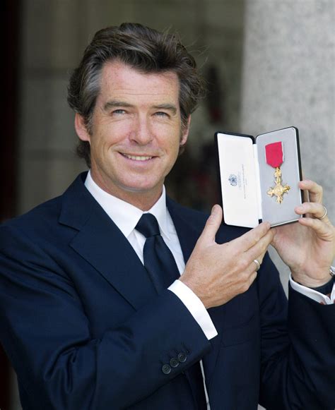 Pierce Brosnan antes y después de Bond