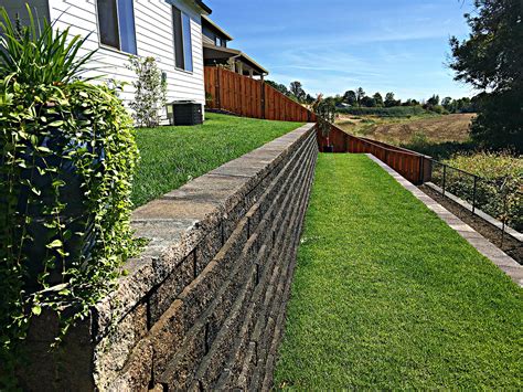 Decorative, Seating, and Retaining Walls - Vulcan Design & Construction