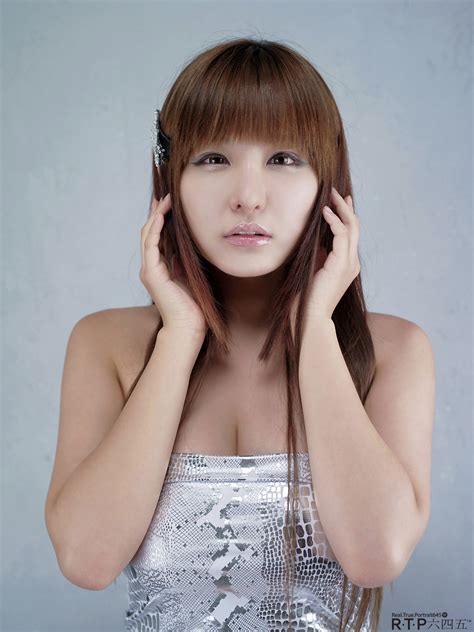 Ryu Ji Hye Silver Dress ~ Cute Girl Asian Girl