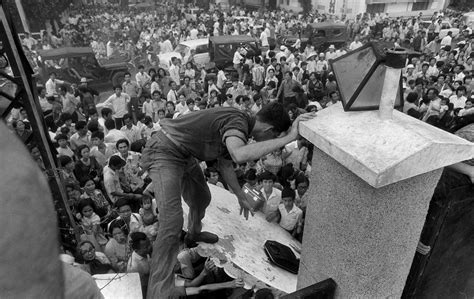Historic Photos Of The Fall Of Saigon On April 30 1975
