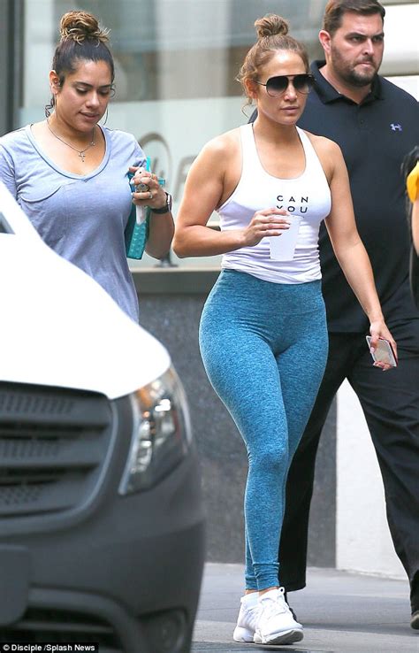 Jennifer Lopez Showcases Her Hourglass Physique Walk Block Daily Mail