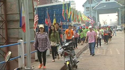 Thai Tourists Visit Cities In Myanmar To Enjoy Maha Thingyan Festival