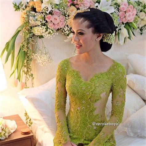 Warna Hijau Pucuk Daun Pisang Ella Alsop