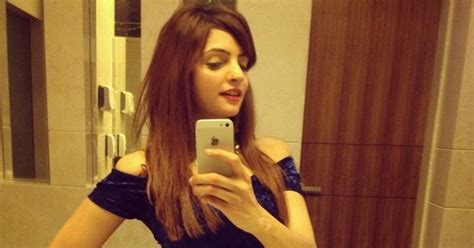 Instagram and facebook messenger users are currently reporting issues with the apps. Instagram + Life in Pictures of Indian Fashion Blogger - Fit As A Fiddle