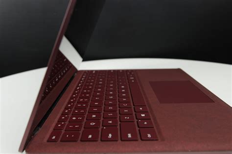 Microsoft Surface Laptop i7-7600U 256GB SSD 8GB Ram 13.5