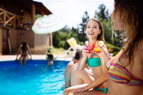 Young People Drinking Cocktails At Swimming Pool Stock Image Image Of Poolside Pool 134363629