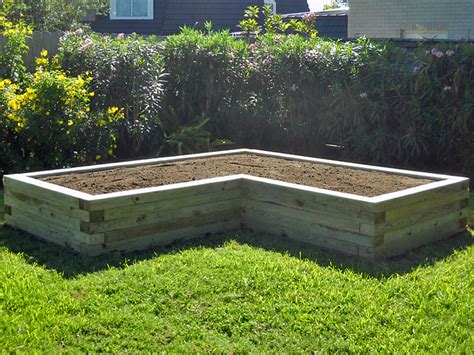 Healthy soil is a critical component of any successful garden. Gill's Soil Recipe for Raised Garden Beds | The Bend Magazine