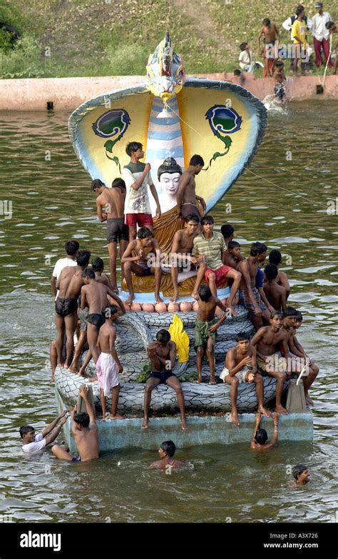 The Jewel Walk Mahabodhi India Bodhi Tree Buddha Buddhism Bodghaya Hi