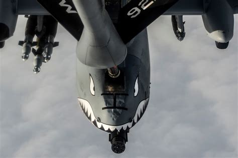 This A 10 Thunderbolt Ii Being Aerial Refueled Looks Like A Bad Arse