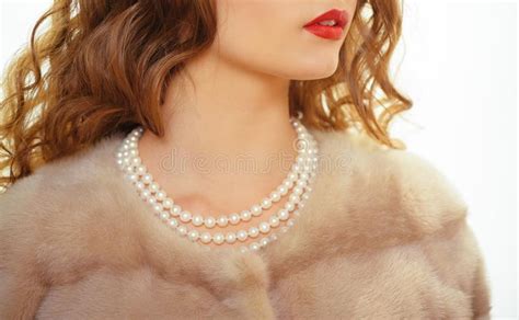 For Posh Girl Pearl Necklace And Mink Fur Natural Pearl Beads And Fur