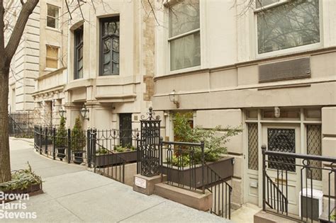 Closed 7 East 81st Street Upper East Side Nyc Id 19488078 Brown