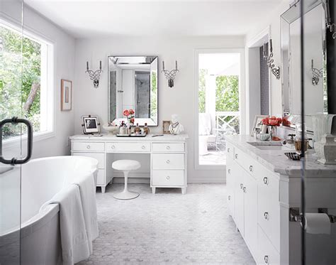 White decor elements can also work well as a color scheme in the shower or bath area of your bathroom. Mix and Chic: Stunning white bathrooms!