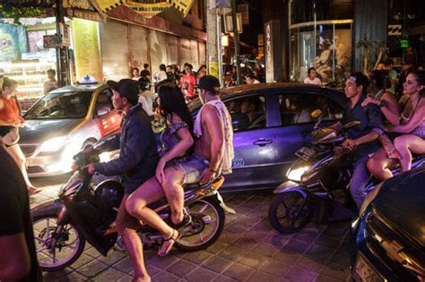 Schoolies 2016 Australia Teens In Bali In Sex Booze And Drugs Rampage