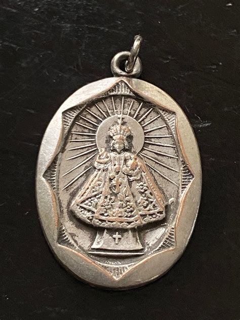 Vintage Infant Of Prague Religious Medal Catholic Charm Etsy 日本