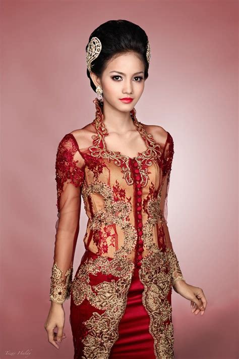 Malay and indonesian languages are two almost similar and are often confused at the same. COSTUME PLANET: Kebaya：Traditional Clothing of Malaysia ...