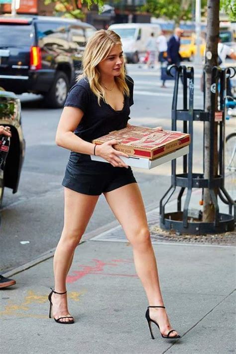 Chloe And Pizza My Two Favorite Things R Chloegracemoretz